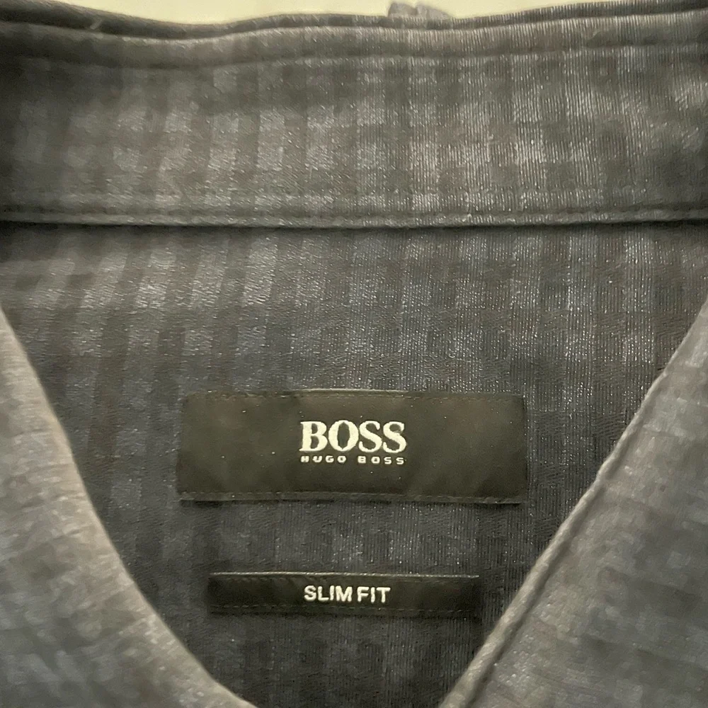 Hugo Boss Black Casual Button Down Shirt with Textured Weave - Picture 3 of 4
